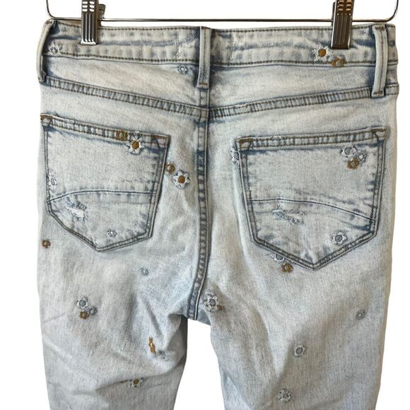 DRIFTWOOD Gizelle Distressed Floral Embroidered Ankle Jeans - Picture 12 of 14